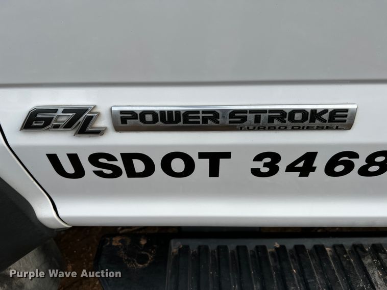 image for item DQ1928 2019 Ford F550 Super Duty  Crew Cab flatbed truck