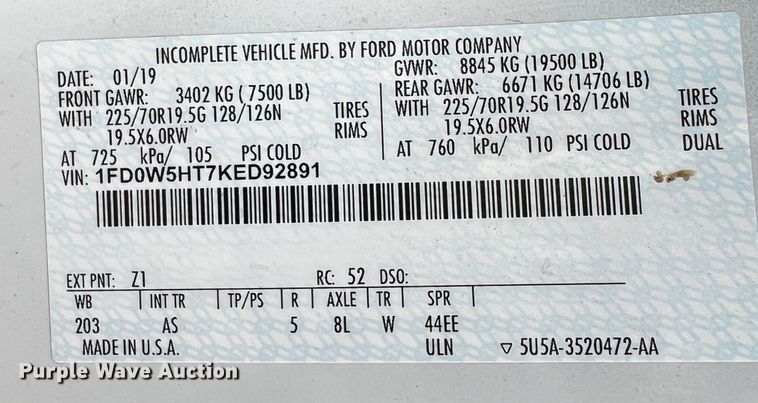 image for item DQ1928 2019 Ford F550 Super Duty  Crew Cab flatbed truck