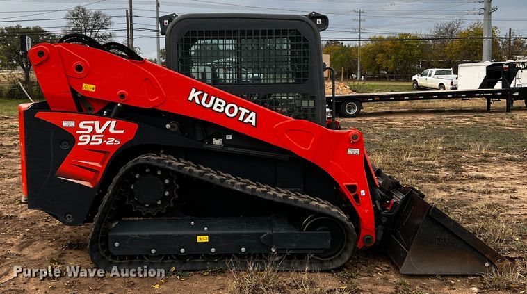 image for item DQ1930 Kubota SVL95-2S  tracked skid steer loader