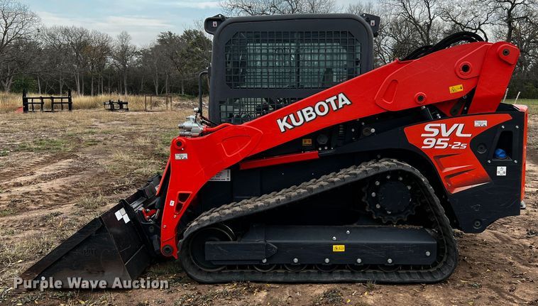 image for item DQ1930 Kubota SVL95-2S  tracked skid steer loader