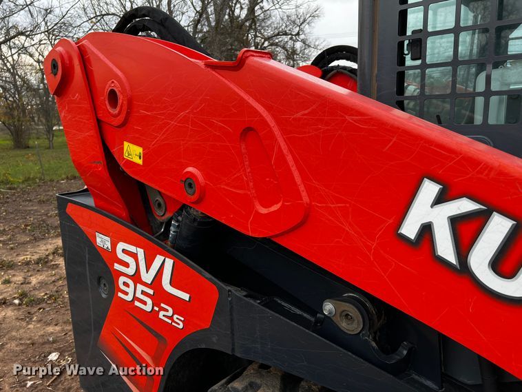 image for item DQ1930 Kubota SVL95-2S  tracked skid steer loader