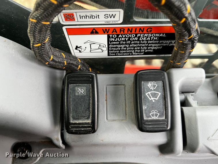 image for item DQ1930 Kubota SVL95-2S  tracked skid steer loader