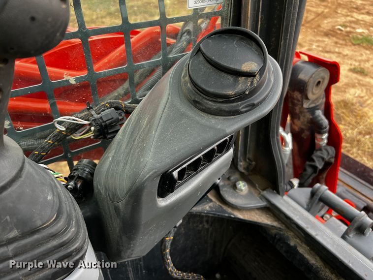 image for item DQ1930 Kubota SVL95-2S  tracked skid steer loader