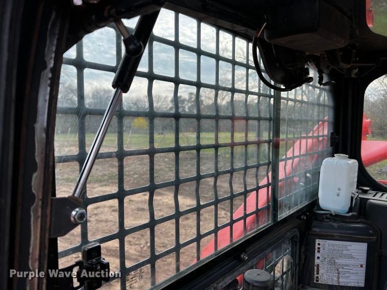 image for item DQ1930 Kubota SVL95-2S  tracked skid steer loader