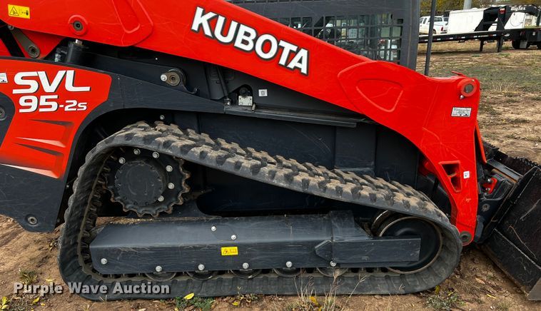 image for item DQ1930 Kubota SVL95-2S  tracked skid steer loader