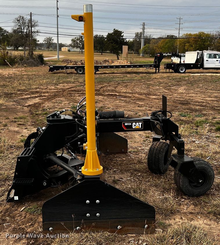 image for item DQ1931 2019 Caterpillar BB124  skid steer box blade