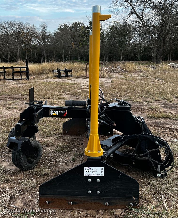 image for item DQ1931 2019 Caterpillar BB124  skid steer box blade