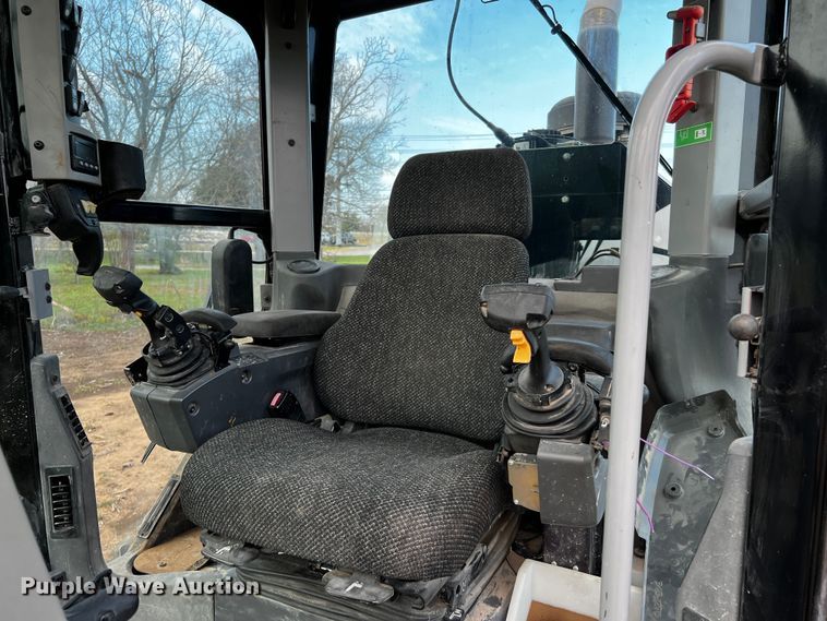 image for item DQ1932 2012 Caterpillar 140M2 VHP Plus  motor grader