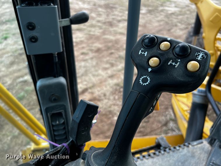 image for item DQ1932 2012 Caterpillar 140M2 VHP Plus  motor grader