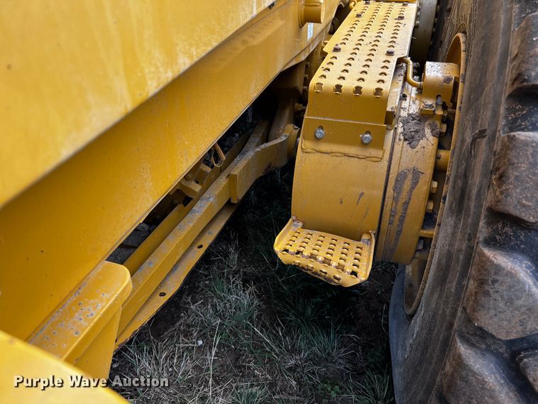 image for item DQ1932 2012 Caterpillar 140M2 VHP Plus  motor grader