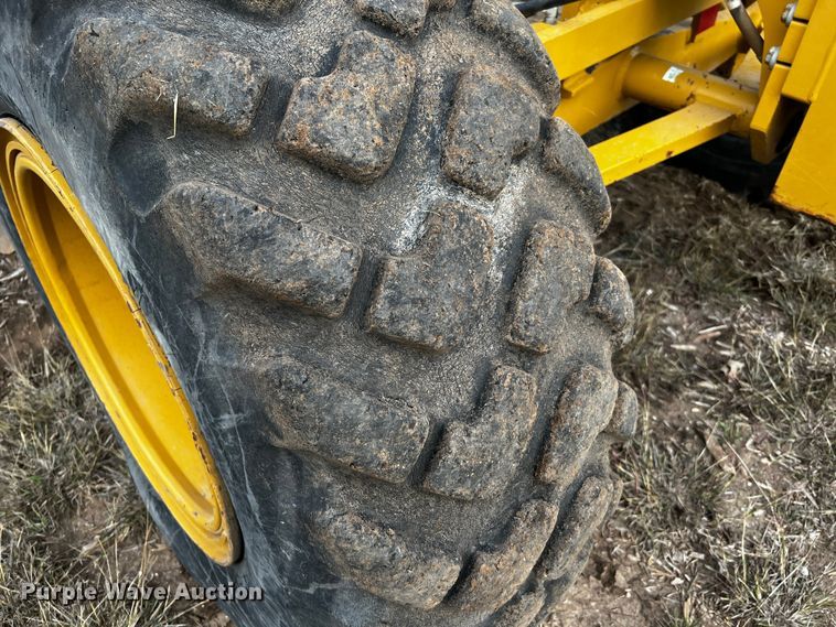 image for item DQ1932 2012 Caterpillar 140M2 VHP Plus  motor grader