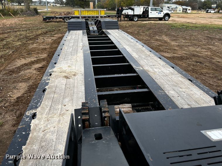 image for item DQ1934 2019 XL Specialized Trailers XL100 HDG  lowboy equipment trailer