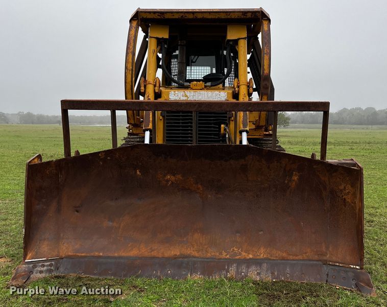 image for item DQ1940 2004 Caterpillar D6R XW Series II  dozer