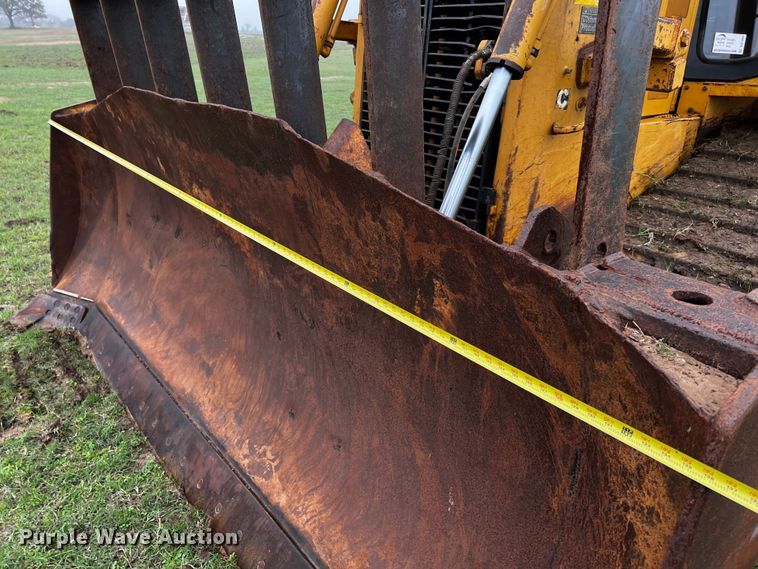 image for item DQ1940 2004 Caterpillar D6R XW Series II  dozer