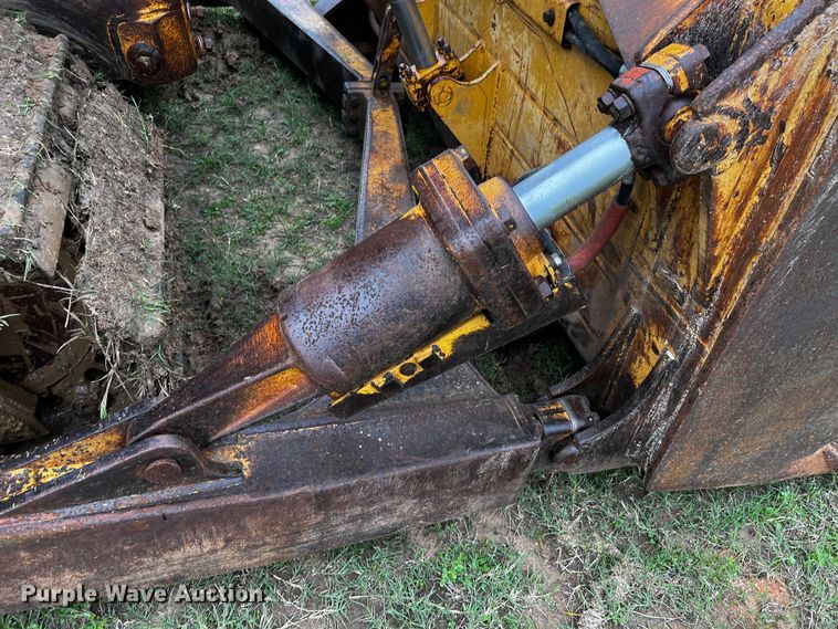 image for item DQ1940 2004 Caterpillar D6R XW Series II  dozer