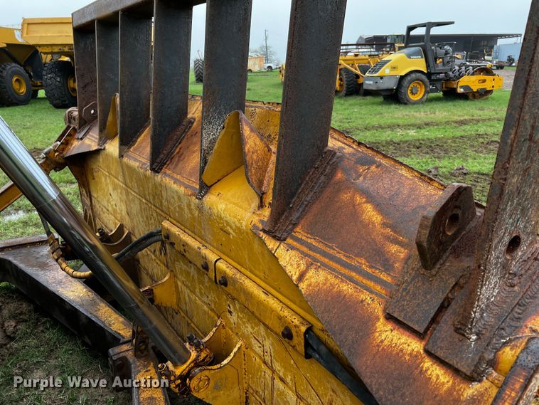 image for item DQ1940 2004 Caterpillar D6R XW Series II  dozer