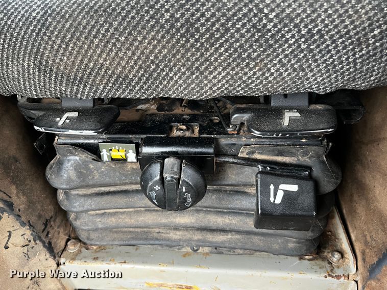 image for item DQ1940 2004 Caterpillar D6R XW Series II  dozer