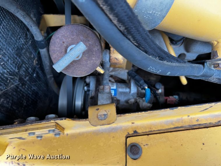 image for item DQ1940 2004 Caterpillar D6R XW Series II  dozer