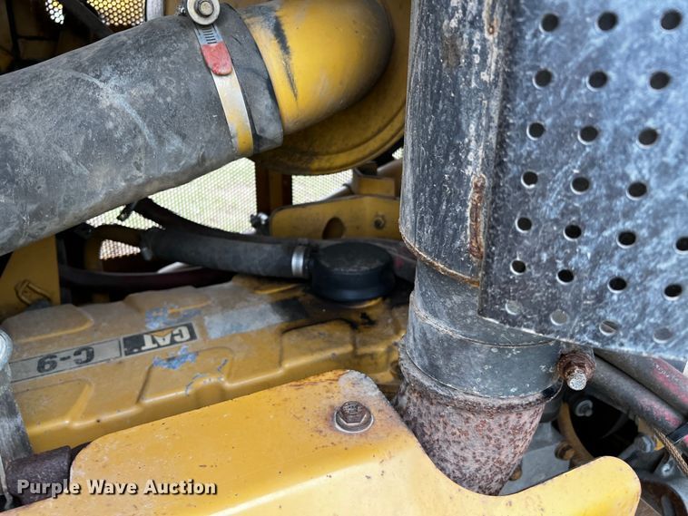 image for item DQ1940 2004 Caterpillar D6R XW Series II  dozer