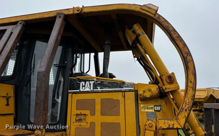 image for item DQ1940 2004 Caterpillar D6R XW Series II  dozer