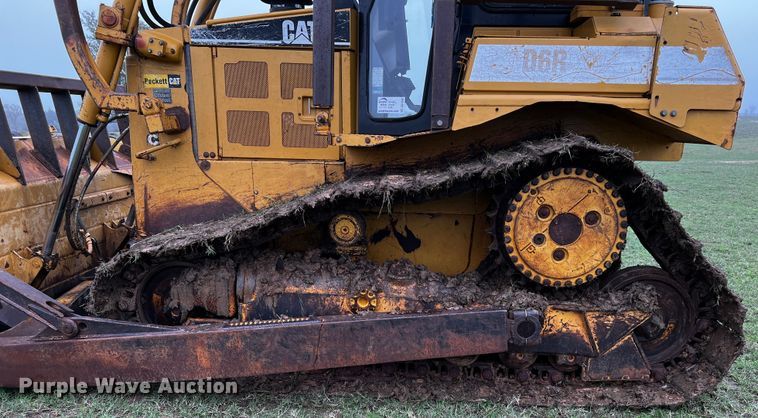 image for item DQ1940 2004 Caterpillar D6R XW Series II  dozer