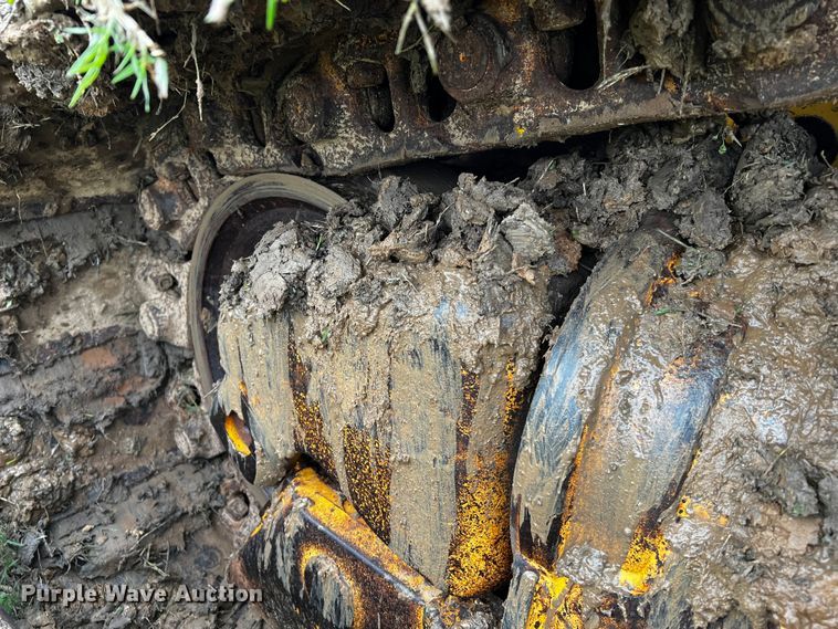 image for item DQ1940 2004 Caterpillar D6R XW Series II  dozer