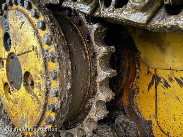 image for item DQ1940 2004 Caterpillar D6R XW Series II  dozer