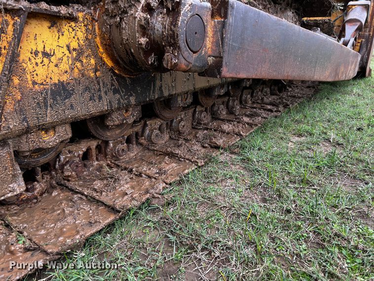 image for item DQ1940 2004 Caterpillar D6R XW Series II  dozer