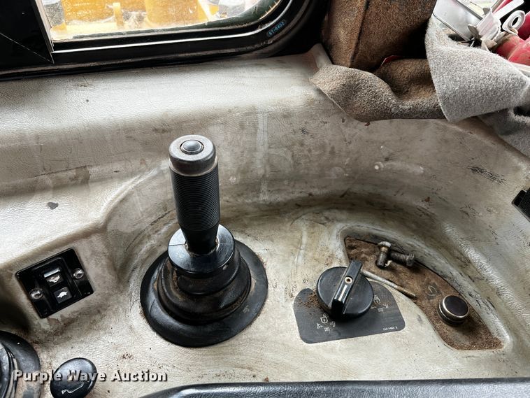 image for item DQ1941 2004 Caterpillar D6R XW Series II  dozer