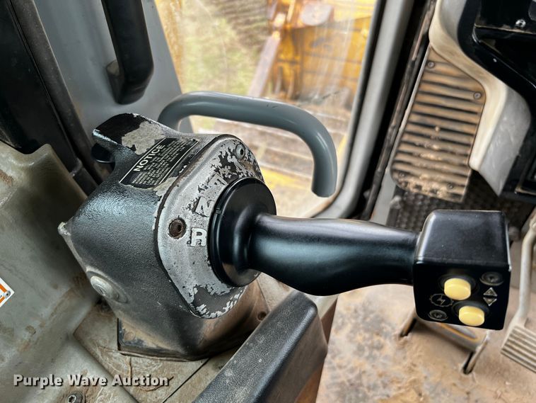 image for item DQ1941 2004 Caterpillar D6R XW Series II  dozer