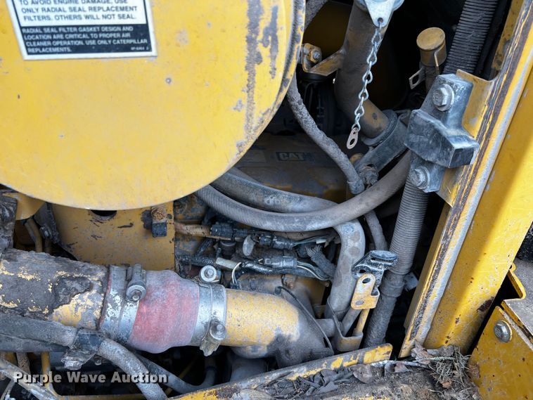 image for item DQ1941 2004 Caterpillar D6R XW Series II  dozer