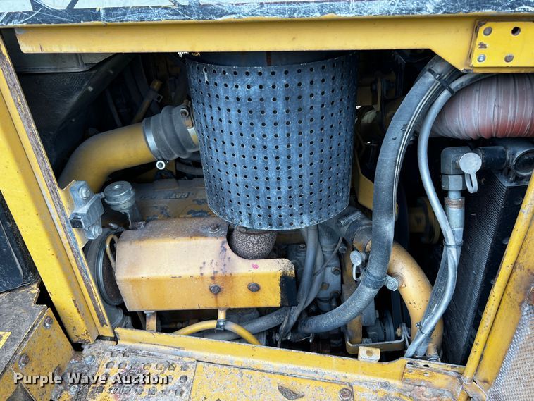 image for item DQ1941 2004 Caterpillar D6R XW Series II  dozer