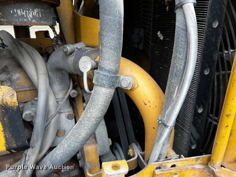 image for item DQ1941 2004 Caterpillar D6R XW Series II  dozer