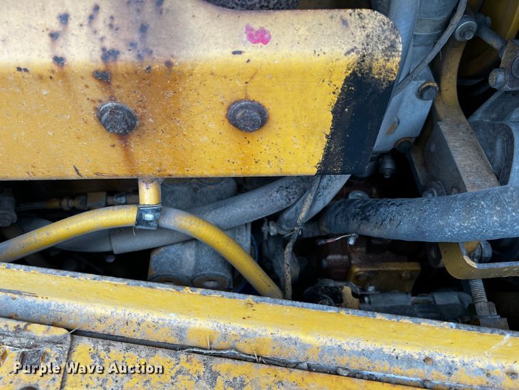 image for item DQ1941 2004 Caterpillar D6R XW Series II  dozer