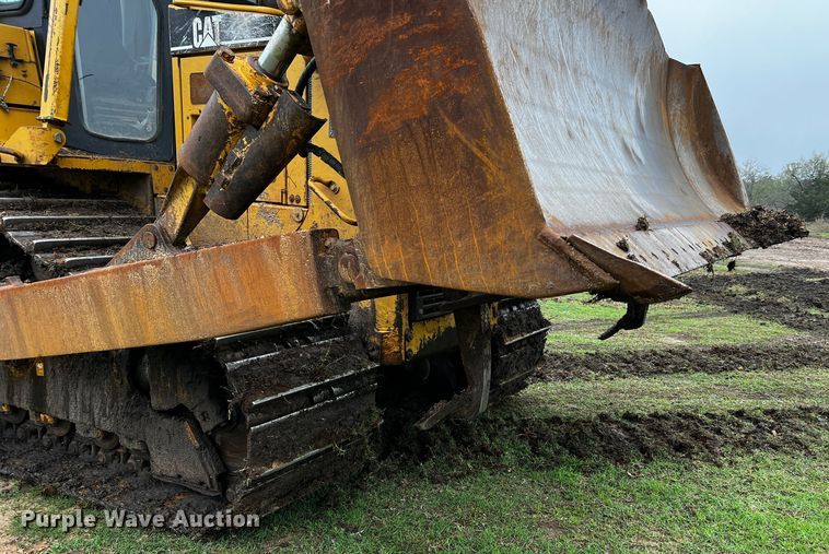 image for item DQ1941 2004 Caterpillar D6R XW Series II  dozer