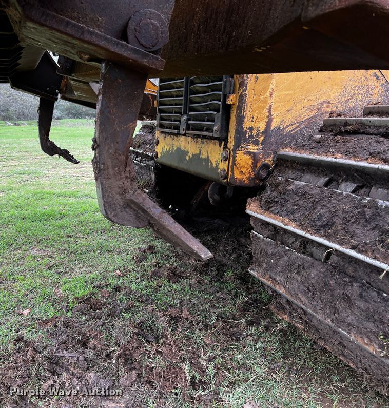 image for item DQ1941 2004 Caterpillar D6R XW Series II  dozer