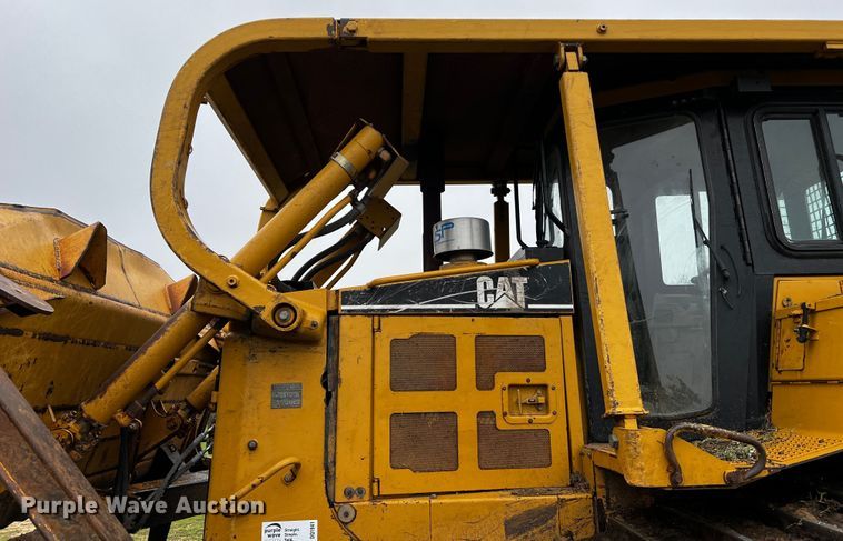 image for item DQ1941 2004 Caterpillar D6R XW Series II  dozer