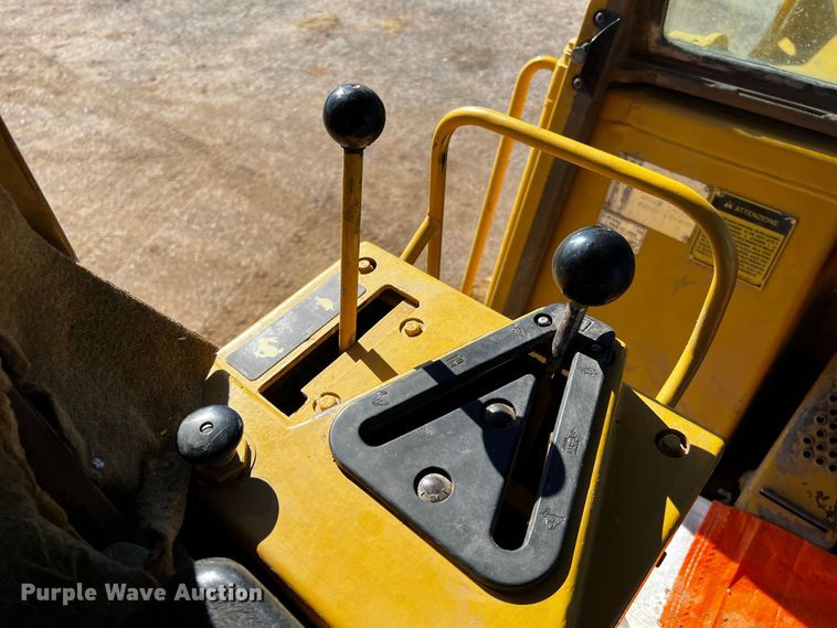 image for item DQ1942 1998 Caterpillar 963B LGP  track loader