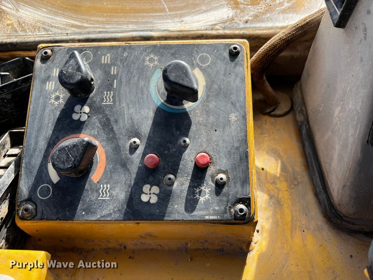 image for item DQ1942 1998 Caterpillar 963B LGP  track loader