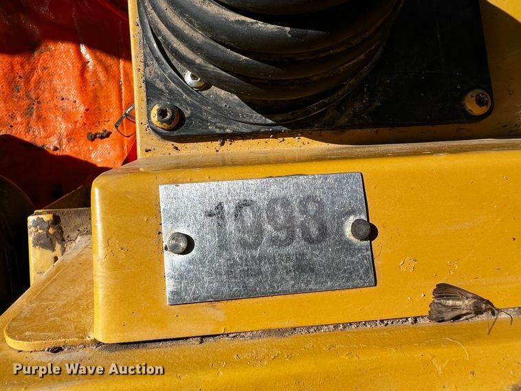 image for item DQ1942 1998 Caterpillar 963B LGP  track loader