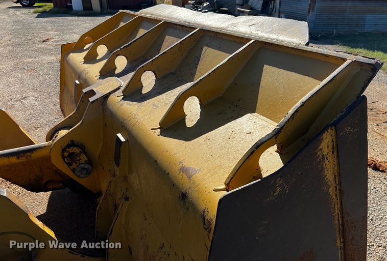 image for item DQ1942 1998 Caterpillar 963B LGP  track loader
