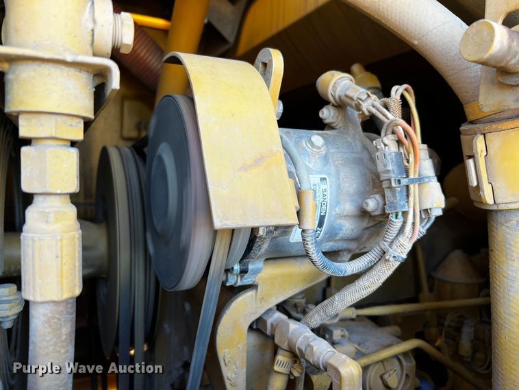 image for item DQ1942 1998 Caterpillar 963B LGP  track loader