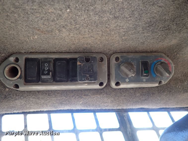 image for item DQ4955 Bobcat 773  skid steer loader