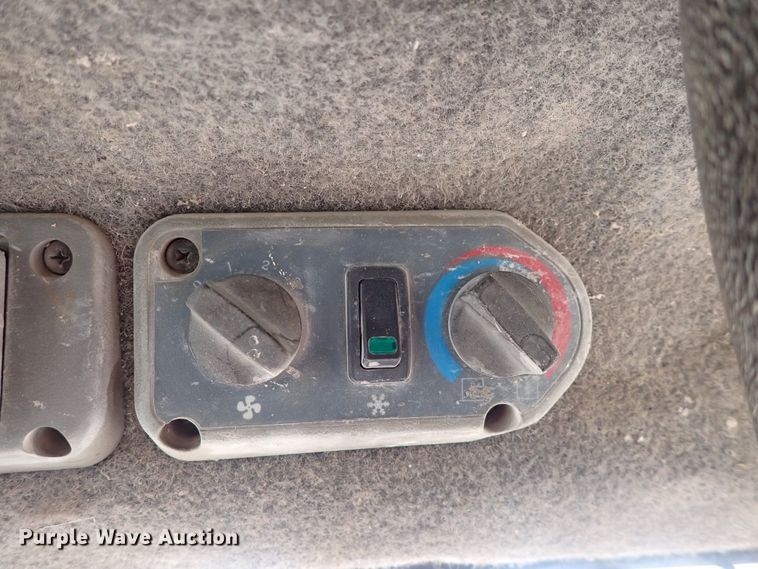 image for item DQ4955 Bobcat 773  skid steer loader