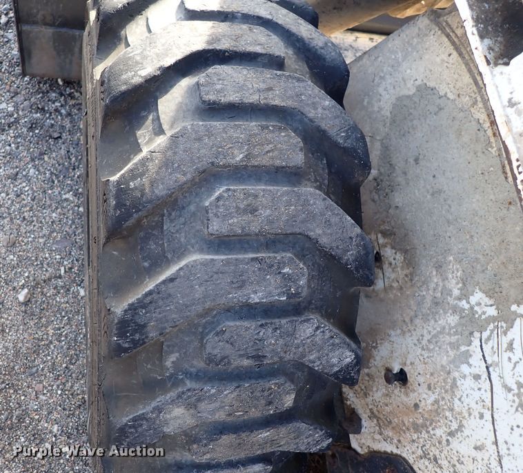 image for item DQ4955 Bobcat 773  skid steer loader