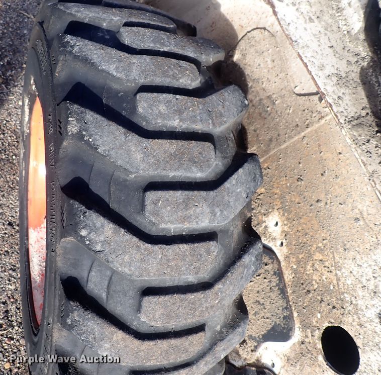 image for item DQ4955 Bobcat 773  skid steer loader