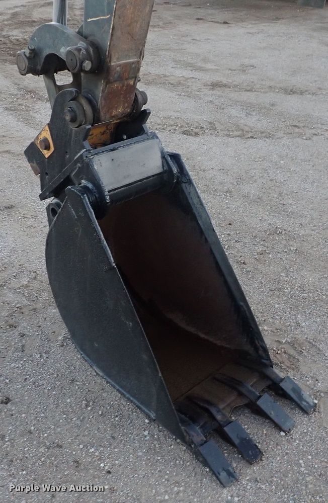 image for item DQ5016 2012 John Deere 35D  mini excavator