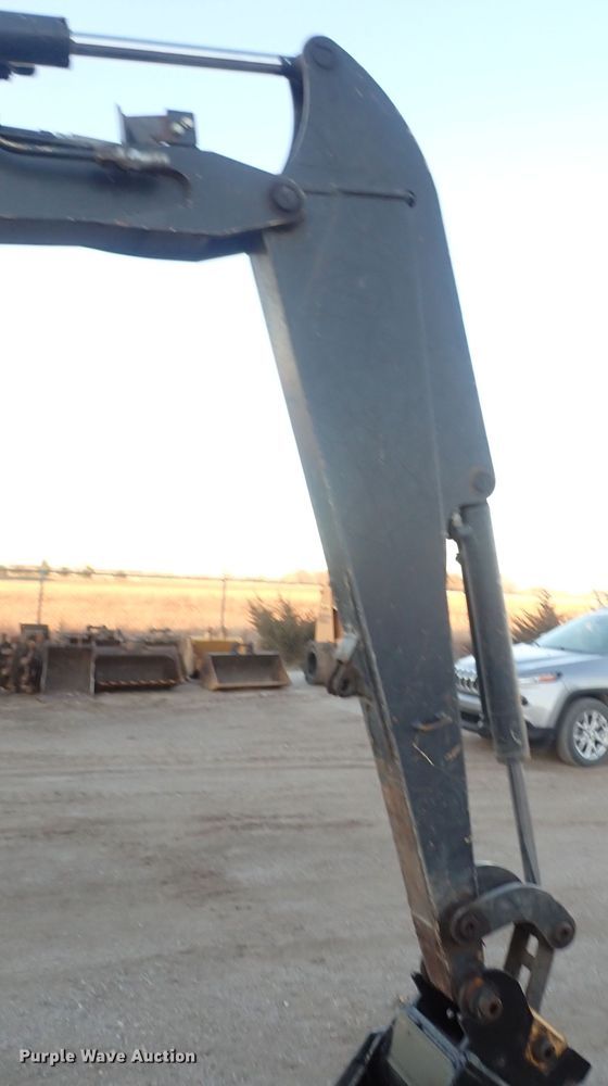 image for item DQ5016 2012 John Deere 35D  mini excavator