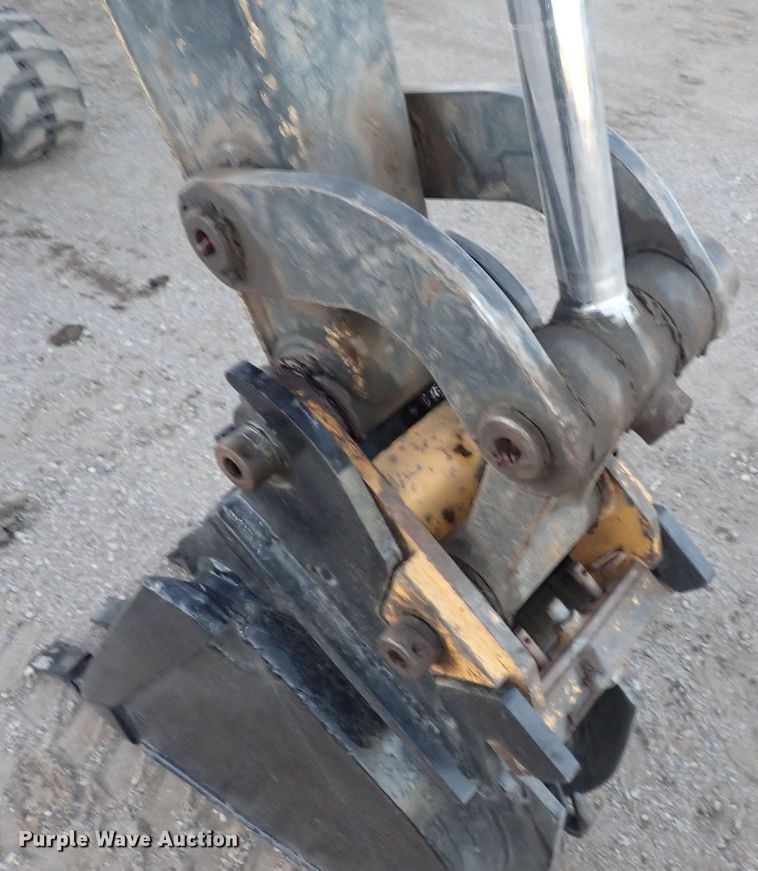 image for item DQ5016 2012 John Deere 35D  mini excavator