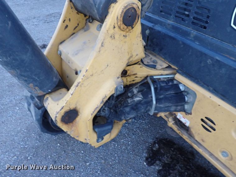 image for item DQ5016 2012 John Deere 35D  mini excavator